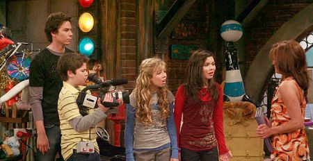 Carly, Sam, Freddie, Spencer, and Missy from the episode, iReunite with Missy